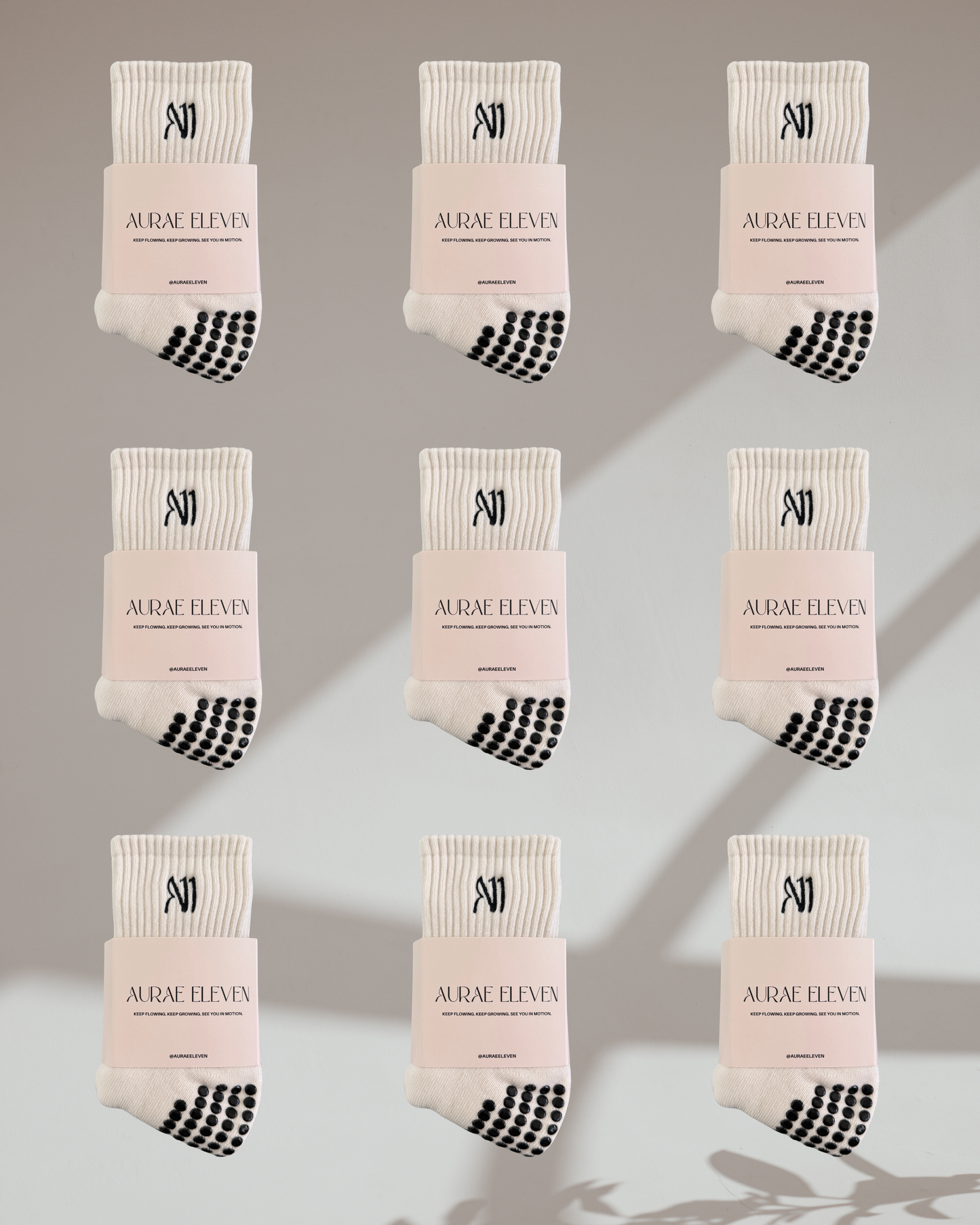 AURAE ELEVEN WHITE GRIP SOCKS