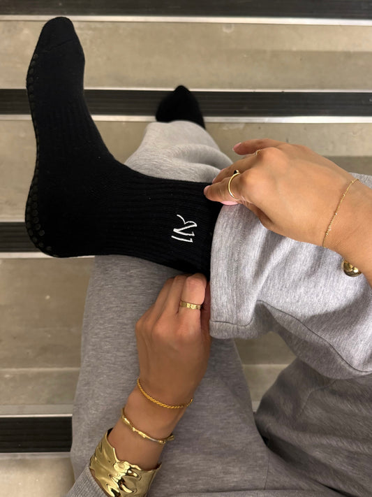 AURAE ELEVEN BLACK GRIP SOCKS