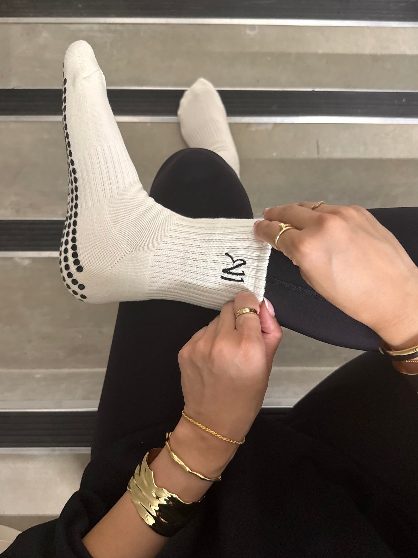 AURAE ELEVEN WHITE GRIP SOCKS